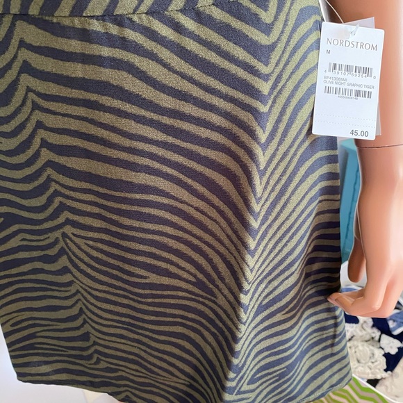 Nordstrom olive graphic skirt - Picture 4 of 6